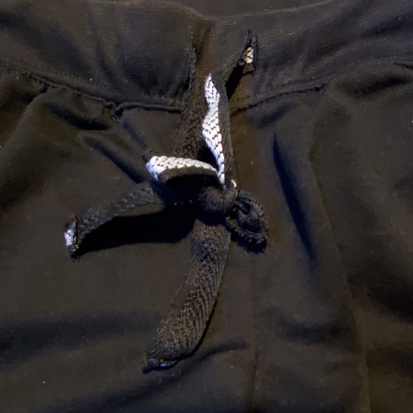 Shorts - Picture 4 of 5